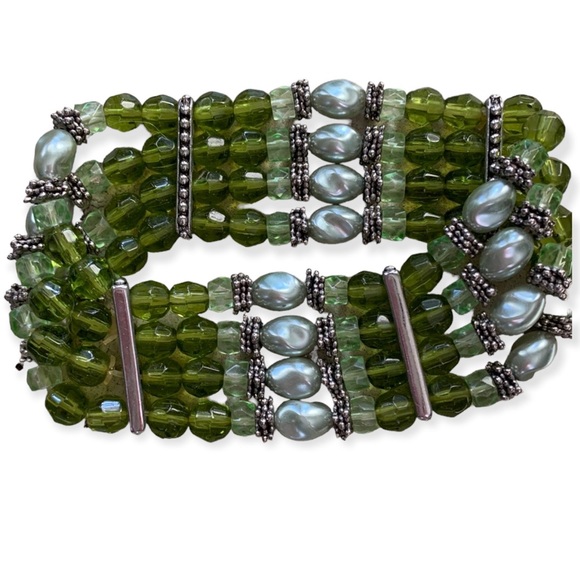 Peridot and pearl sterling silver 4 strand bracelet - Picture 2 of 2